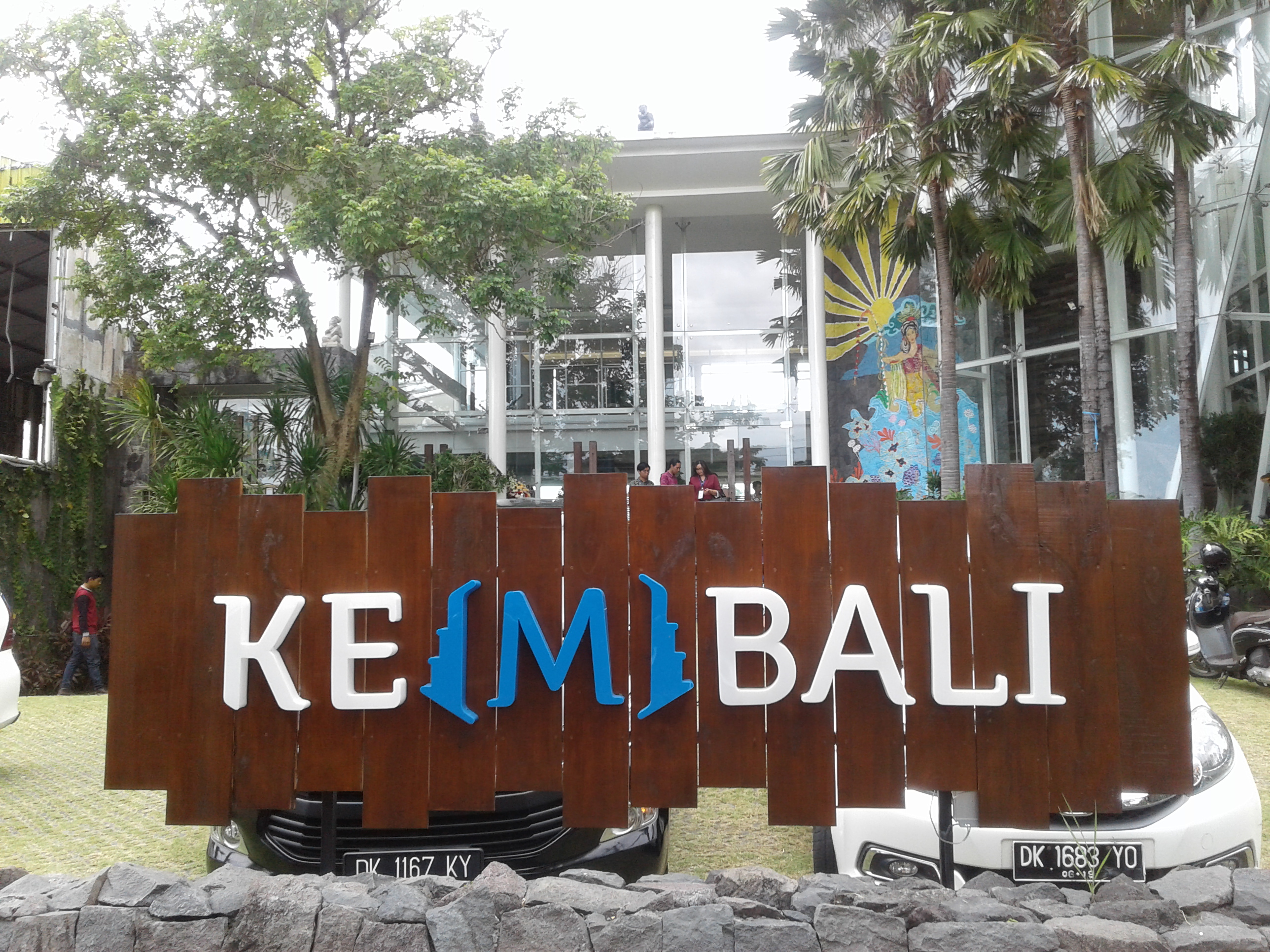 This image has an empty alt attribute; its file name is kembali.jpg