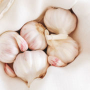 5 reasons you need to add garlic to your diet asap